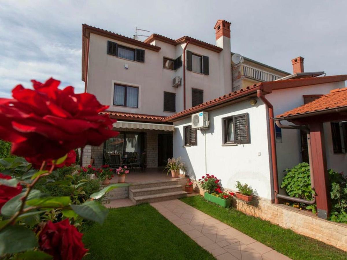 Apartments Grozdanic Fažana Exterior foto